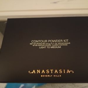 Anastasia Contour powder kit light to medium